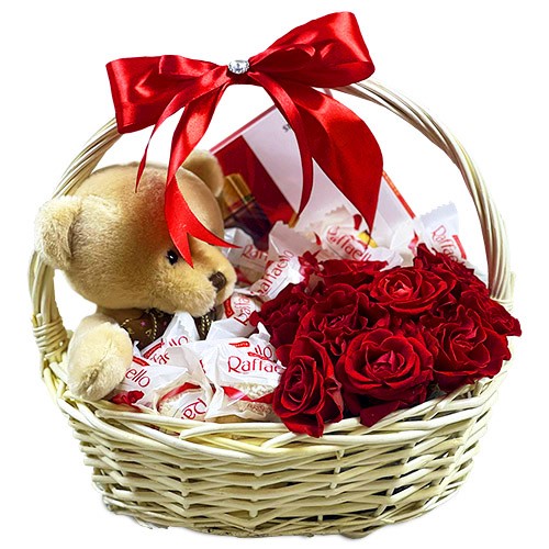 Подарочная корзина "Сладкий привет" Подарочная корзина "Сладкий привет"